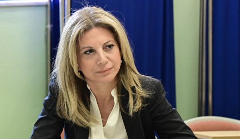 «Αλλάζει η ΕΛΠΙΔΑ, θα την καθαρίσω» λέει τώρα η Καρυστιανού μετά τις αποχωρήσεις και καταγγέλλει εκβιασμούς, αρχηγιλίκια και αγορές υποψηφίων