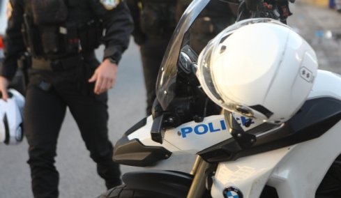 Πρώην ποδοσφαιριστής σε κύκλωμα διακίνησης κοκαΐνης στην Αθήνα, συνελήφθη αστυνομικός, κατηγορείται και ειδικός φρουρός