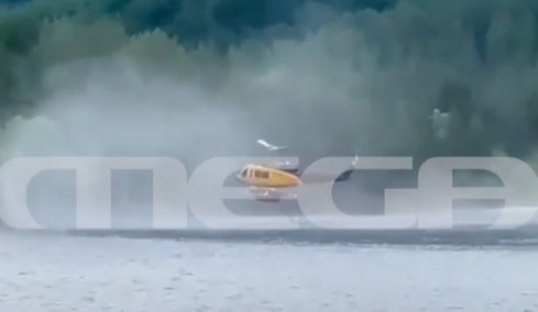 Έπεσε στη λίμνη Αώου πυροσβεστικό ελικόπτερο που επιχειρούσε στη φωτιά στα Γρεβενά, οι πιλότοι κολύμπησαν και βγήκαν στη στεριά, δείτε βίντεο