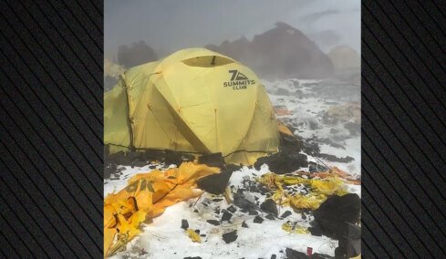 Το Camp IV στο Έβερεστ είναι πλέον μια τεράστια χωματερή, δείτε βίντεο - Σκηνές, φιάλες οξυγόνου και περιττώματα μια «ανάσα» από την κορυφή του κόσμου 
