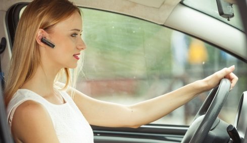 Με αυτά τα handsfree χάνεις δίπλωμα και πληρώσεις βαρύ πρόστιμο