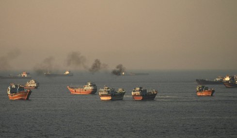 Με διόδια «Φύλακα Άγγελου» απειλεί ο Τραμπ μετά το νέο θρίλερ στα Στενά του Ορμούζ, σε θολό τοπίο οι συζητήσεις ΗΠΑ-Ιράν στην Ελβετία