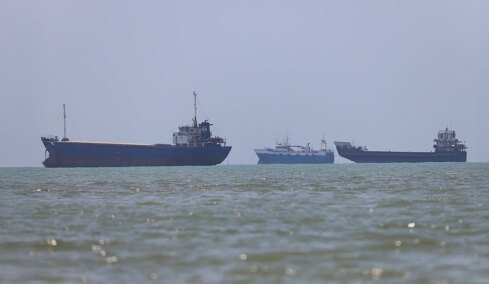Το Ιράν κλείνει ξανά τα Στενά του Ορμούζ: «ΗΠΑ και Ισραήλ παραβίασαν την κατάπαυση του πυρός» λέει η Τεχεράνη, διαψεύδει ο Βανς