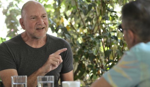 Ο Στάθης Καλύβας στον Δανίκα: «Ο Τσίπρας φοβάται την Καρυστιανού περισσότερο από το ΠΑΣΟΚ»