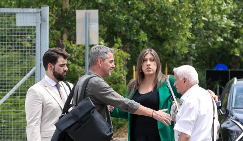 Επεισοδιακά συνεχίστηκε σήμερα η δίκη για τα Τέμπη: Συγγενείς θυμάτων στράφηκαν κατά της Κωνσταντοπούλου  