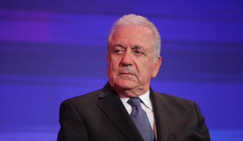 Αβραμόπουλος για το ένταλμα σύλληψης των Βέλγων: Απολύτως αβάσιμο ζήτημα, δεν θα κάνω χρήση της ασυλίας, ζητώ πλήρη δικαστική έρευνα