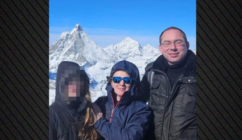 Έφηβη στην Ολλανδία που αυτοπροσδιοριζόταν ως σκύλος σκότωσε τους γονείς της και μοιράστηκε τις φωτογραφίες με συμμαθητές της  