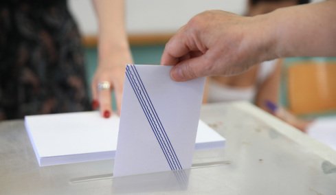 Δημοσκόπηση Interview: Πρώτη η ΝΔ με 28,1%, δεύτερη η ΕΛΑΣ με 14,5%, τρίτο το ΠΑΣΟΚ με 12,3%