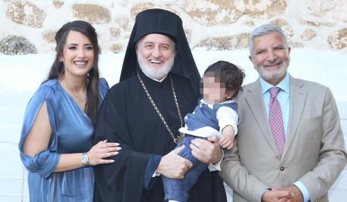 Ο Γιώργος Πατούλης βάφτισε το γιο του στο Λαγονήσι: Οι καλεσμένοι, δείτε φωτό και βίντεο
