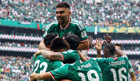 Το Μεξικό 2-0 τη Νότια Αφρική των 9 παικτών στην πρεμιέρα του Μουντιάλ, δείτε τα γκολ