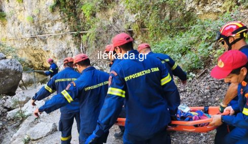 Λευκάδα: Βράχος έπεσε στο κεφάλι ελληνοβρετανίδας τουρίστριας, δίνει μάχη για να κρατηθεί στη ζωή