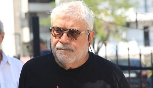 Ο Πιατάς απάντησε στον Σμαραγδή για τους θανάτους του Μουστάκα και του Ψάλτη: Να καταργήσουμε και το αστείο;