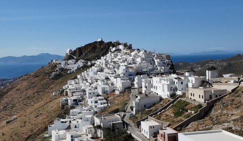 Σέριφος: Η διαφορετική πλευρά των Κυκλάδων σε απόσταση δύο ωρών από τον Πειραιά   