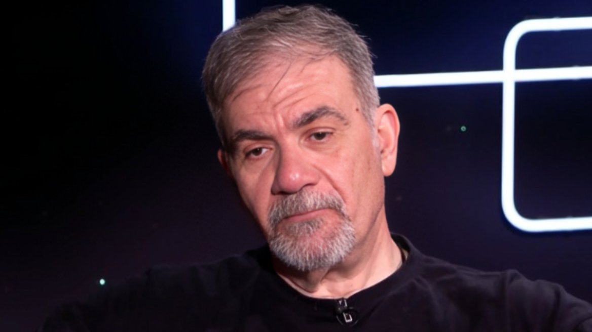 Δημήτρης Σταρόβας: Μεγάλωσα χωρίς πατέρα, ήταν φυγόπονος, η μάνα μου έκανε τρεις δουλειές και με μεγάλωσε με τη γιαγιά μου  