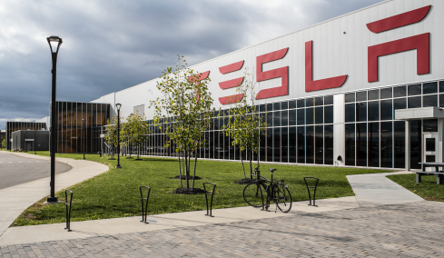 Μεγάλη επένδυση της Tesla στην Αττική - Ετοιμη σε δύο μήνες (δείτε φωτογραφίες)