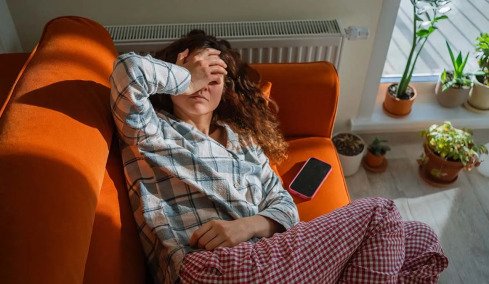 Γιατί ξυπνάτε συνέχεια κουρασμένοι; 5 λόγοι που δεν φαντάζεστε