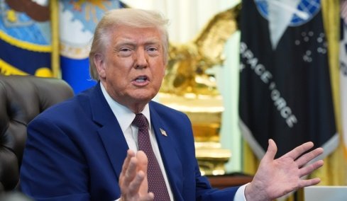 Τραμπ: Θα χτυπήσουμε πολύ σκληρά το Ιράν απόψε, κάποια στιγμή θα καταλάβουμε τη νήσο Χαργκ και άλλες πετρελαϊκές υποδομές τους