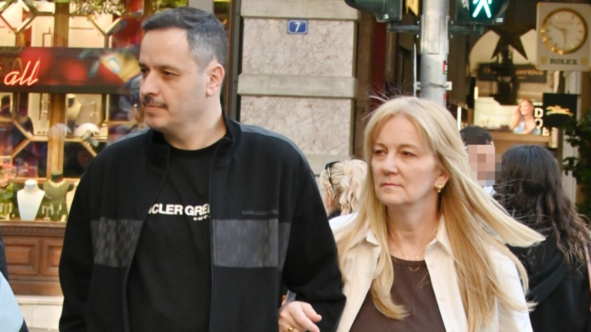 Αλέξανδρος Τσουβέλας: Η βόλτα με τη γλύπτρια σύντροφό του Ευαγγελία Καρύδη, δείτε φωτογραφίες