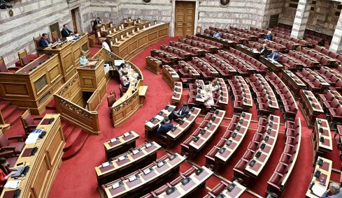 Υπερψηφίστηκε ο νέος Κώδικας Τοπικής Αυτοδιοίκησης: Από την πρώτη Κυριακή θα εκλέγονται δήμαρχοι και περιφερειάρχες