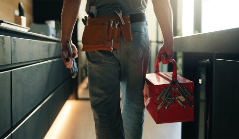 Το viral κόλπο με καφέ και Coca-Cola που... δεν ξεβουλώνει τον νεροχύτη: Τι λέει υδραυλικός