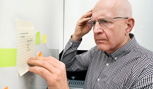 Άνοια: Τα σημάδια που μαρτυρούν τον κίνδυνο 9 χρόνια νωρίτερα