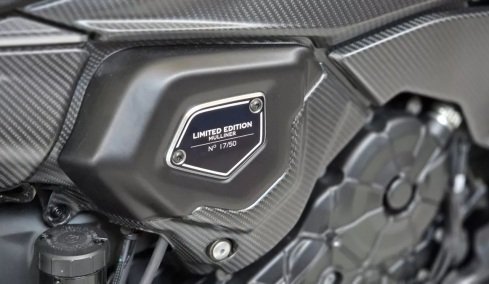 Ελληνας αγόρασε την σπάνιa Ducati by Bentley αξίας 100.000 ευρώ - Δείτε φωτογραφίες