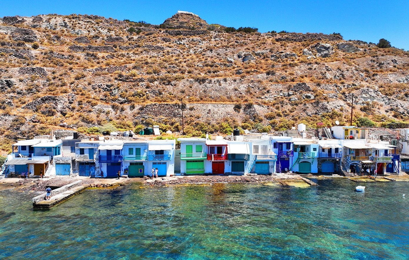 Κλήμα Μήλου: Όσα πρέπει να ξέρετε πριν επισκεφθείτε το πολύχρωμο χωριό του νησιού