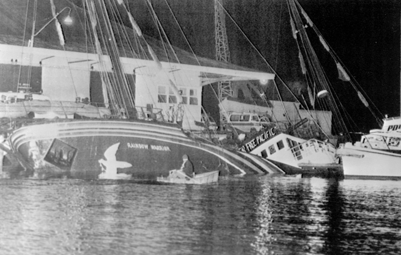 Όταν Γάλλοι κομάντος βύθισαν το «Rainbow Warrior» της Greenpeace για να προστατεύσουν τις πυρηνικές δοκιμές
