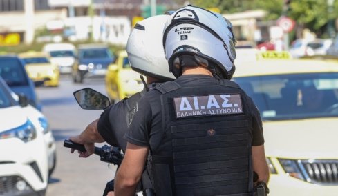 Χαλάνδρι: Συνελήφθη υπάλληλος περιπτέρου που πούλησε αλκοόλ στον 17χρονο που έπεσε από μπαλκόνι ξενοδοχείου