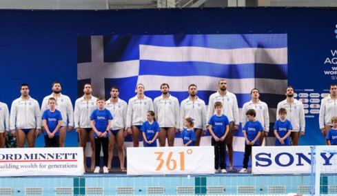 Συγκίνηση και ξέσπασμα: Η στιγμή της απονομής του πρώτου ελληνικού χρυσού μεταλλίου στην ιστορία του πόλο ανδρών, δείτε βίντεο