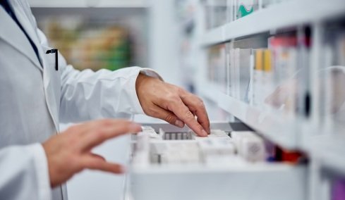 Συνελήφθη υποψήφιος βουλευτής ως αρχηγός απάτης με ζημιά €400.000 στον ΕΟΠΥΥ - Γιατροί και φαρμακοποιοί εξέδωσαν πάνω από 5.400 εικονικές συνταγές