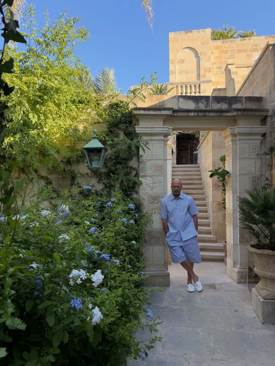 Η ανάρτηση της Ρόζι Χάντινγκτον για τα 59α γενέθλια του Τζέισον Στέιθαμ: Είσαι η καθημερινή μας έμπνευση, σ' αγαπάμε