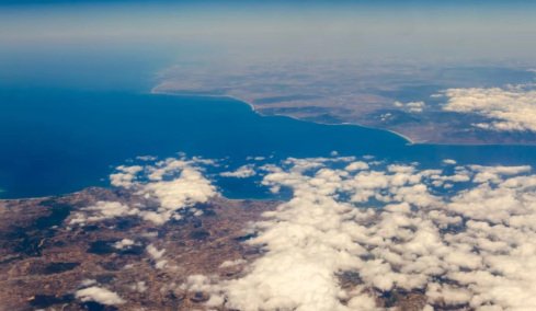 Μόλις 14 χιλιόμετρα χωρίζουν Ισπανία και Μαρόκο: Γιατί δεν υπάρχει γέφυρα
