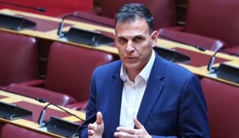 Παραιτήθηκε από βουλευτής του ΣΥΡΙΖΑ ο Γιώργος Καραμέρος, πρώτος επιλαχών ο Χρήστος Σπίρτζης