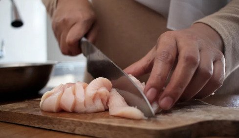Εννέα κρούσματα σαλμονέλας και στην Αττική, είχαν φάει όλοι στο ίδιο μαγαζί