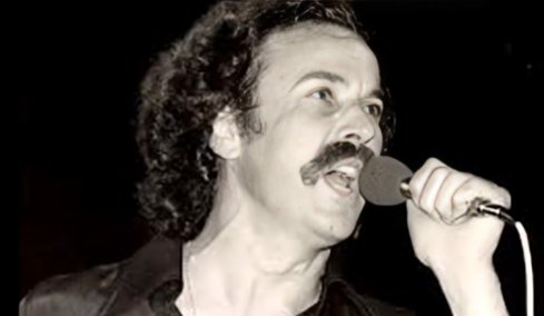 Νίκος Ξυλούρης: Τα δύσκολα παιδικά χρόνια του «Αρχάγγελου» της Κρήτης, η μεγάλη αγάπη για τη σύζυγό του, Ουρανία και η τραγική απώλεια του γιου του