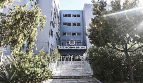 Οι 30 τρίχες, τα εξαφανιζόμενα μηνύματα και η αμοιβή: Πώς ο τοξικολόγος της μαφίας της Κρήτης έδινε οδηγίες για τις ψευδείς εκθέσεις  