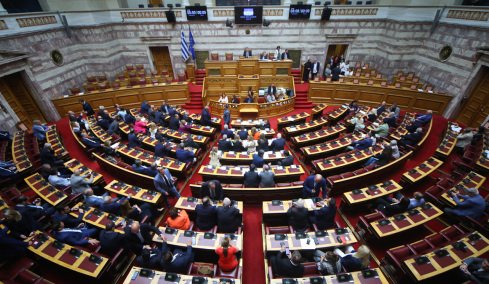 Με ευρύτερη πλειοψηφία από 158 έως 161 εγκρίθηκαν οι προτάσεις της ΝΔ για την Συνταγματική Αναθεώρηση