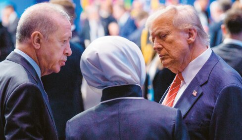 Σύνοδος Κορυφής ΝΑΤΟ: Η οργή Τραμπ για τους Ευρωπαίους και το σόου Ερντογάν  