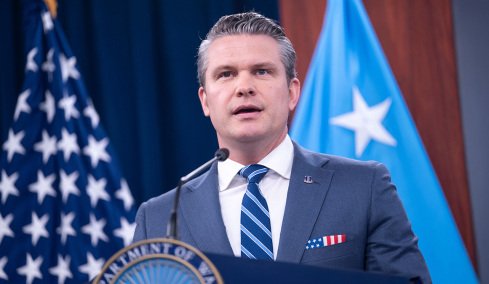 WSJ: Σχέδιο «βόμβα» για τις αμερικανικές δυνάμεις στην Ευρώπη ετοιμαζόταν να ανακοινώσει ο Χέγκσεθ στο ΝΑΤΟ