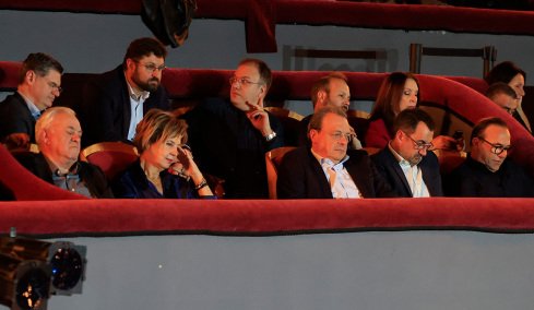 Από τον εξώστη... άστεγοι: Tα ορφανά του Αλέξη Τσίπρα και η κατεδάφιση του ΣΥΡΙΖΑ 