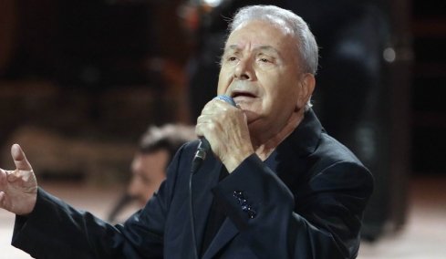 Ο Μανώλης Μητσιάς απάντησε για την απαγόρευση ερμηνείας τραγουδιών του Μάνου Χατζιδάκι: Ήταν πολύ λυπηρό, ο λαός τελικά έδωσε τη λύση