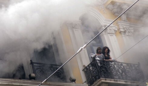 Πώς το ελληνικό FBI έφτασε στα τρία πρόσωπα που κατηγορούνται για τον φονικό εμπρησμό της Marfin: Το ανώνυμο email και τα κοινά στοιχεία με άλλη δικογραφία