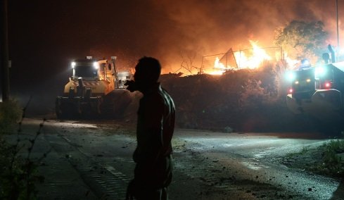 Προσήχθη 76χρονος για τη φωτιά στο Ωραιόκαστρο: Φέρεται να προκάλεσε σπινθήρες με το όχημά του και να είχε καταναλώσει αλκοόλ