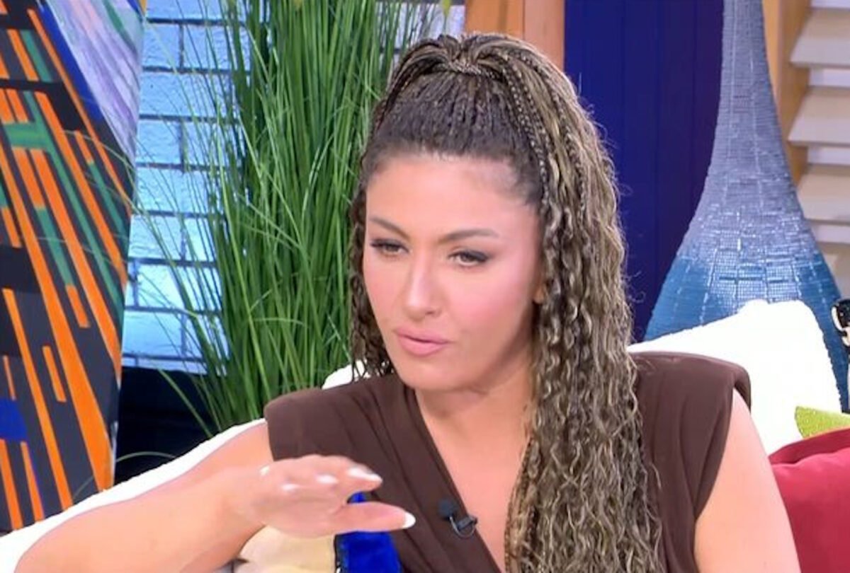 Έλενα Παπαρίζου
