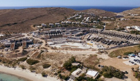 Αντιδράσεις στην Παροικιά της Πάρου για το ξενοδοχείο - «θηρίο» με τις 46 πισίνες  