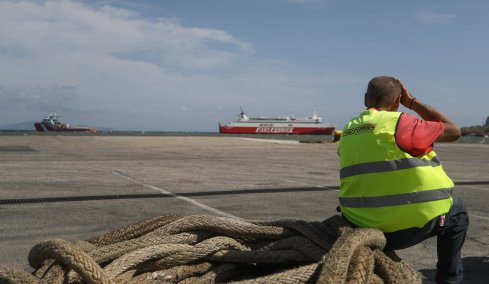 Απαγορευτικό απόπλου από Ραφήνα και Λαύριο λόγω ισχυρών ανέμων, ποια δρομολόγια εκτελούνται από Πειραιά