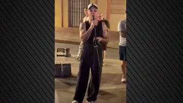 Ο Ρόμπι Γουίλιαμς τραγούδησε το «Angels» δίπλα σε μουσικό του δρόμου στη Σεβίλλη, δείτε βίντεο