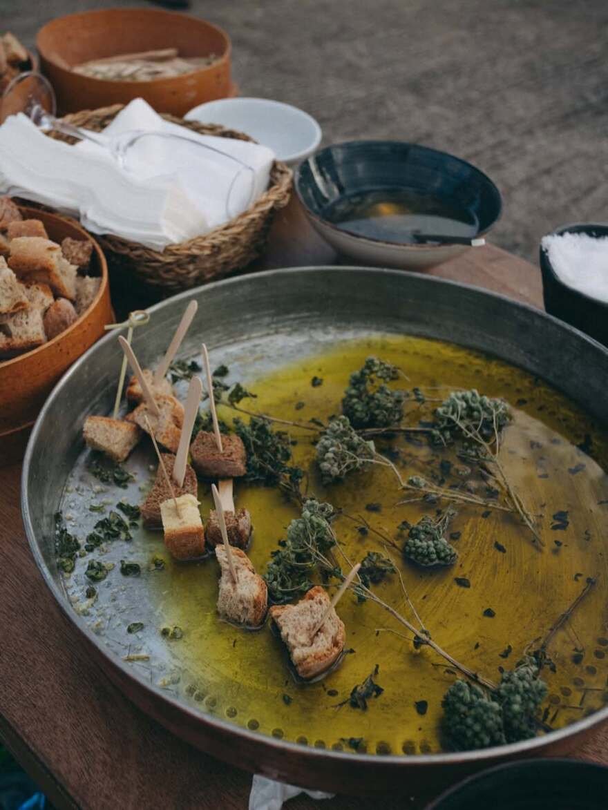 Η Δανάη Μπάρκα πρόσθεσε το επώνυμο του συζύγου της στο δικό της στο Instagram