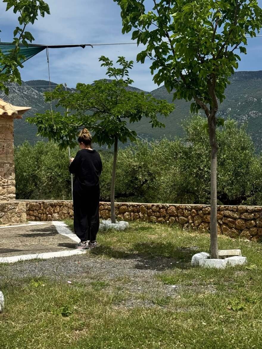 Η Δανάη Μπάρκα πρόσθεσε το επώνυμο του συζύγου της στο δικό της στο Instagram